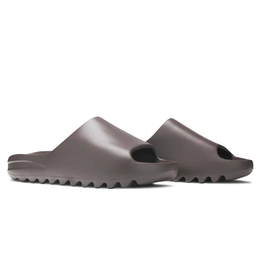 Yeezy Slides ‘Soot’