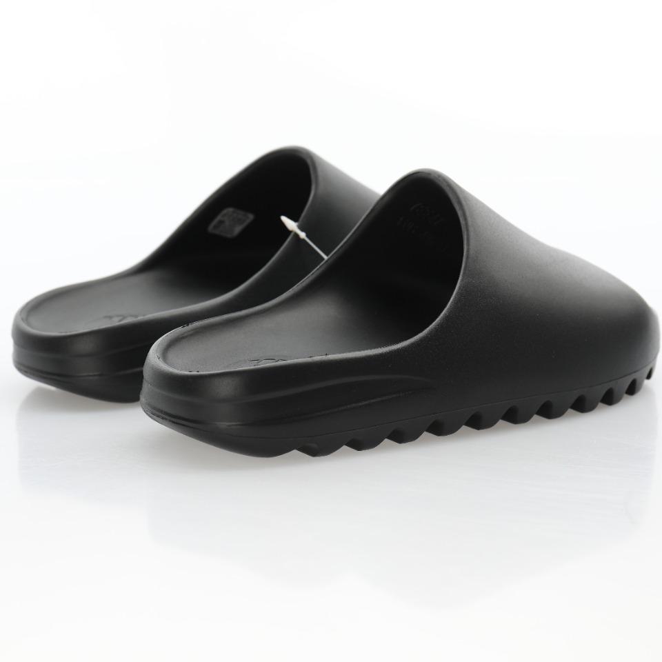 yeezy onyx slides
